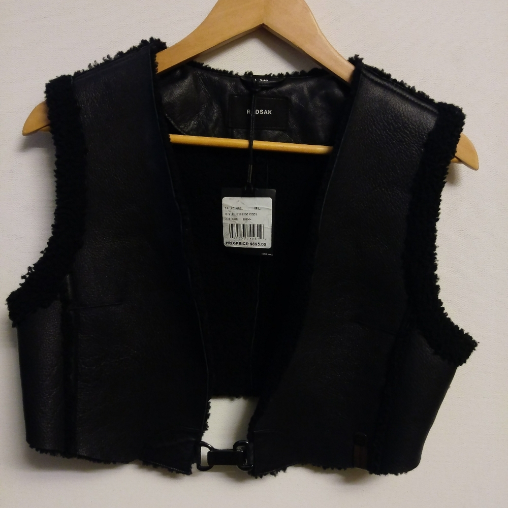 BNWT RUDSAK black genuine shearling fur women's vest size M/L